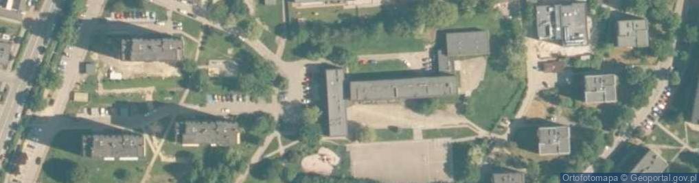 Zdjęcie satelitarne Szkoła Podstawowa Nr 1 Z Oddziałami Integracyjnymi Im. Adama Mickiewicza W Chrzanowie