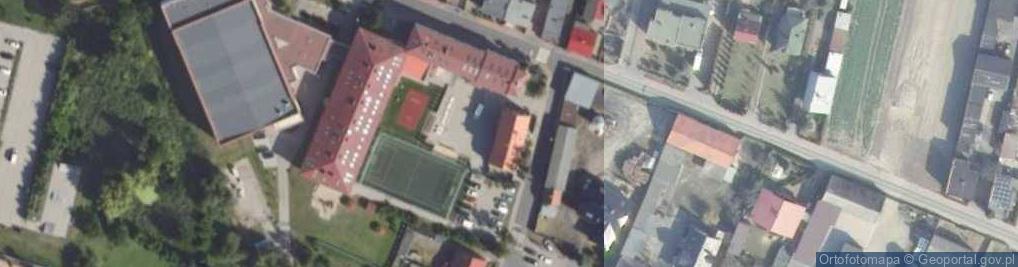 Zdjęcie satelitarne Szkoła Podstawowa Nr 2 Im. Edwarda Hr. Raczyńskiego W Komornikach