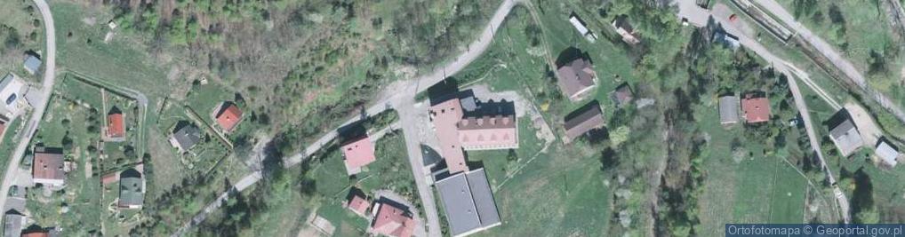 Zdjęcie satelitarne Szkoła Podstawowa Nr 2 Im. Jana Pawła II W Porąbce