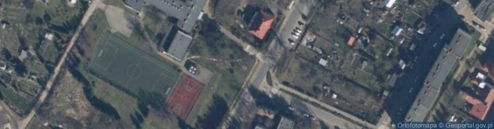Zdjęcie satelitarne Szkoła Podstawowa Nr 2 Im. Mikołaja Kopernika Łobez
