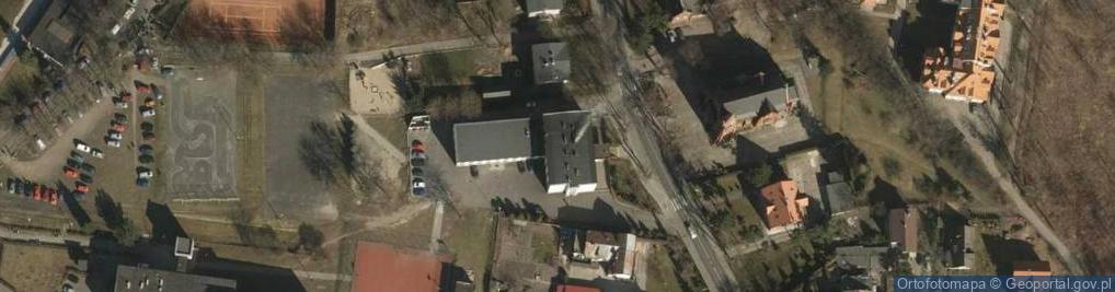 Zdjęcie satelitarne Szkoła Podstawowa Nr 2 Im. Ppor. Józefa Krysińskiego W Obornikach Śląskich
