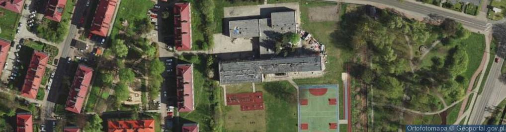 Zdjęcie satelitarne Szkoła Podstawowa Nr 20 Z Oddziałami Integracyjnymi Im. Wł. Broniewskiego W Siemianowicach Śląskich