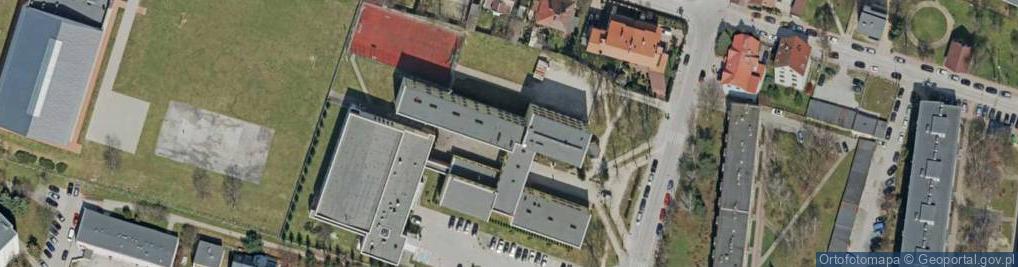 Zdjęcie satelitarne Szkoła Podstawowa Nr 24 Im. Pierwszej Kompanii Kadrowej W Kielcach