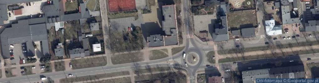 Zdjęcie satelitarne Szkoła Podstawowa Nr 3 Im. Józefa Piłsudskiego W Tomaszowie Mazowieckim