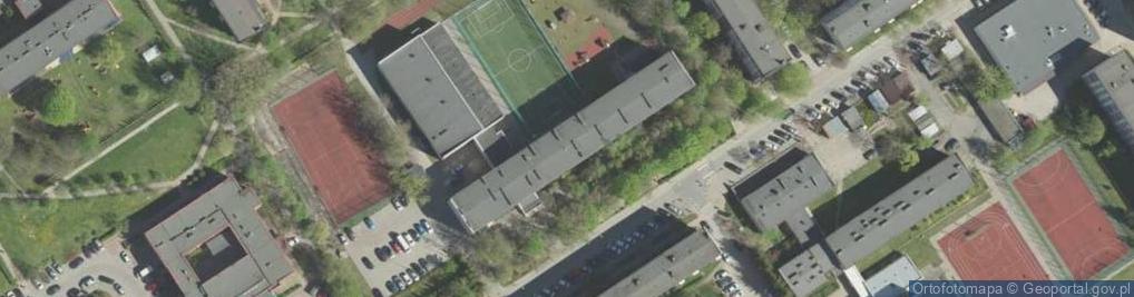 Zdjęcie satelitarne Szkoła Podstawowa Nr 33 Im. Św. Królowej Jadwigi W Białymstoku