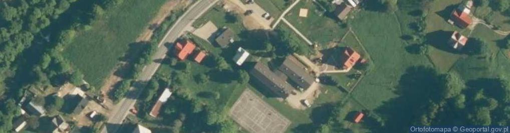 Zdjęcie satelitarne Szkoła Podstawowa Nr 8 Im.s.staszica W Zawoi Mosorne