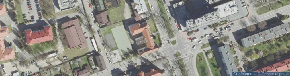 Zdjęcie satelitarne Szkoła Podstawowa Nr 8 Z Oddziałami Integracyjnymi Im. Władysława Jagiełły W Nowym Sączu