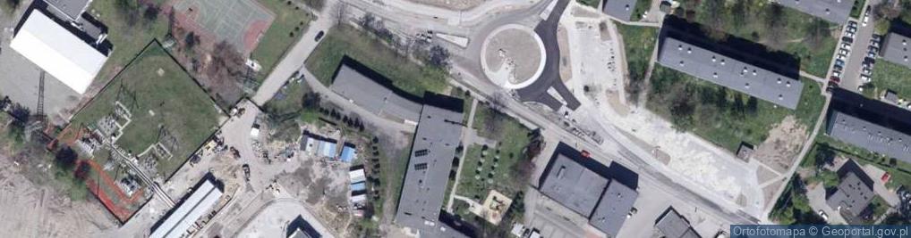 Zdjęcie satelitarne Szkoła Podstawowa Specjalna W Knurowie W Knurowie Przy Ul. Szpitalnej 25