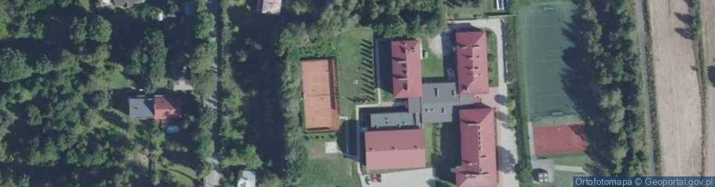 Zdjęcie satelitarne Szkoła Podstawowa W Ćmińsku