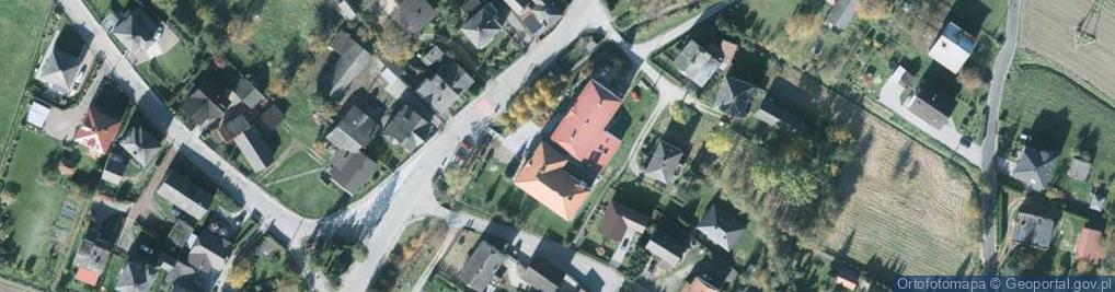 Zdjęcie satelitarne Szkoła Podstawowa W Łękach
