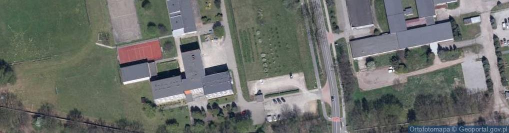 Zdjęcie satelitarne Szkoła Podstawowa W Zakładzie Poprawczym I Schronisku Dla Nieletnich W Pszczynie Łące