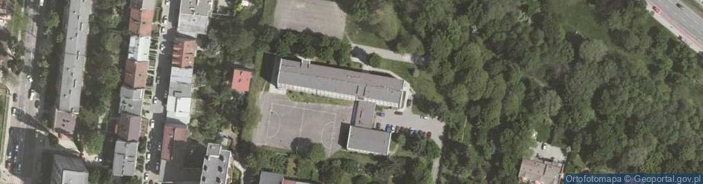 Zdjęcie satelitarne Szkoła Podstawowa Z Oddziałami Integracyjnymi Nr 107 Im. Tadeusza Boya-Żeleńskiego W Krakowie