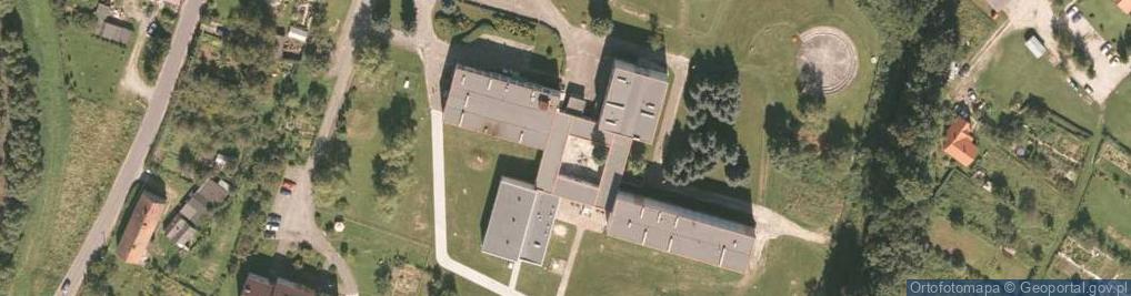 Zdjęcie satelitarne Szkoła Podstawowa Z Oddziałami Integracyjnymi W Łomnicy