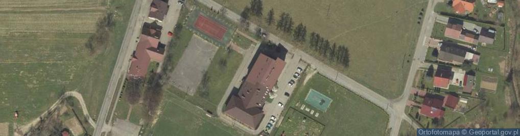 Zdjęcie satelitarne Zespół szkół gminnych im. Bohaterów Westerplatte w Siedlcu