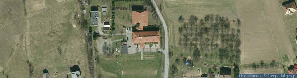 Zdjęcie satelitarne Zespół Szkół Społecznych im. Jana Pawła II w Sowinie