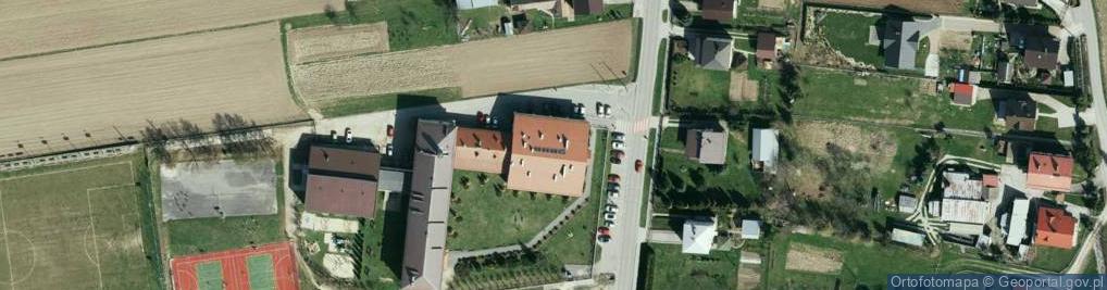 Zdjęcie satelitarne Zespół szkolno-przedszkolny w Rzuchowej