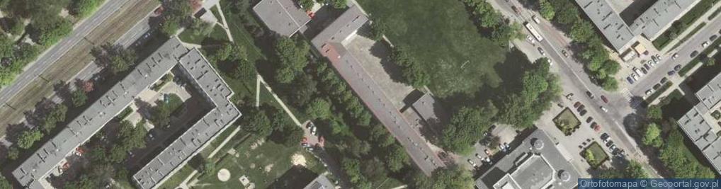 Zdjęcie satelitarne XI Liceum Ogólnokształcące im. Marii Dąbrowskiej w Krakowie