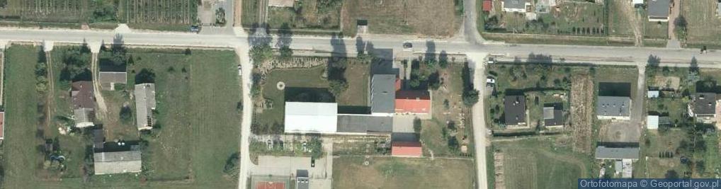 Zdjęcie satelitarne Zespół Szkół im. Królowej Jadwigi w Wałdowie
