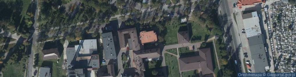 Zdjęcie satelitarne Samodzielny Publiczny Zespół Opieki Zdrowotnej w Tomaszowie Lube