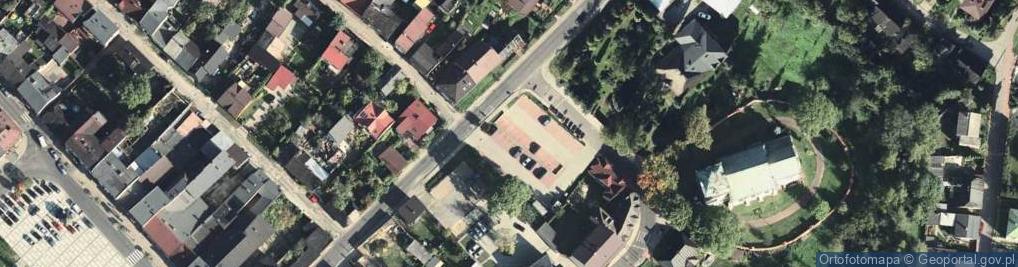 Zdjęcie satelitarne Targowisko na terenie parkingu.