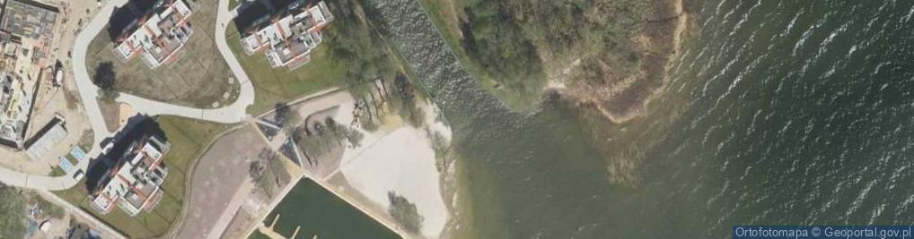 Zdjęcie satelitarne Kanał Niegociński- jez. Niegocin (wejście oznakowane)