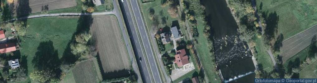 Zdjęcie satelitarne aerograf - malowanie aerografem
