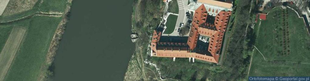 Zdjęcie satelitarne Winiarnia