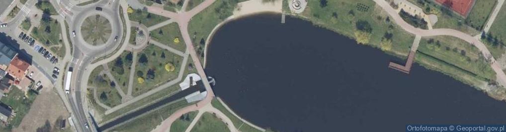 Zdjęcie satelitarne W zbiorniku wodnym