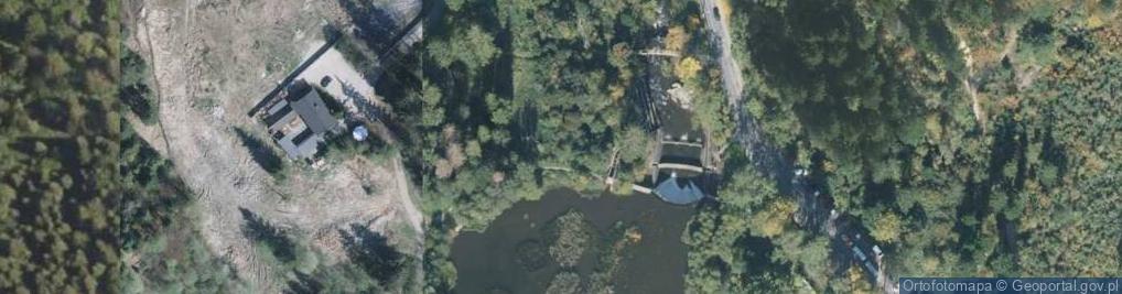 Zdjęcie satelitarne Wodospad na progu wodnym.