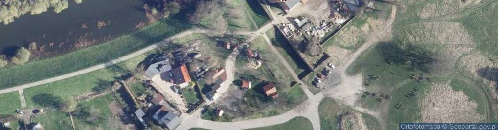 Zdjęcie satelitarne Ruiny zamku komturskiego w Świeciu