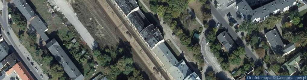 Zdjęcie satelitarne Zespół dworca kolejowego, wraz z wieżą ciśnień