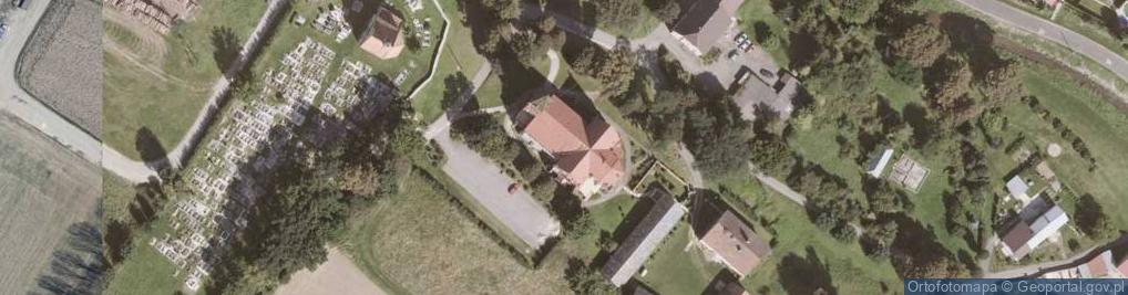 Zdjęcie satelitarne kaplica cmentarna