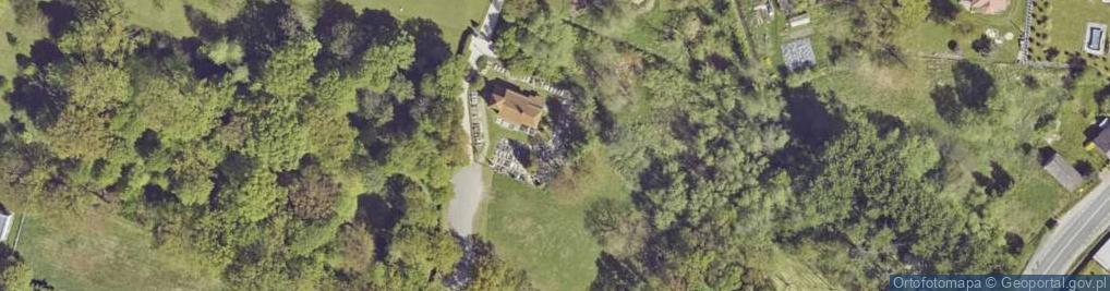 Zdjęcie satelitarne Kościół zabytkowy XVI w drewniany