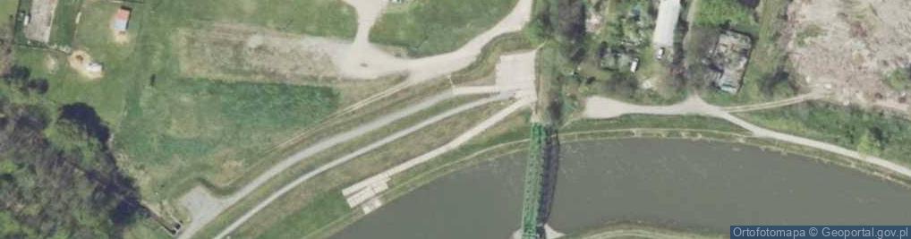 Zdjęcie satelitarne Abandoned railway bridge over Glatzer Neisse in Ottmachau