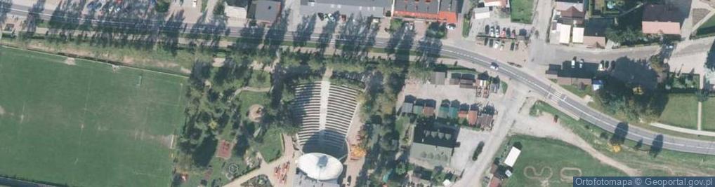 Zdjęcie satelitarne Amfiteatr w Brennej1