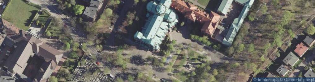 Zdjęcie satelitarne Basilica Panewniki facade