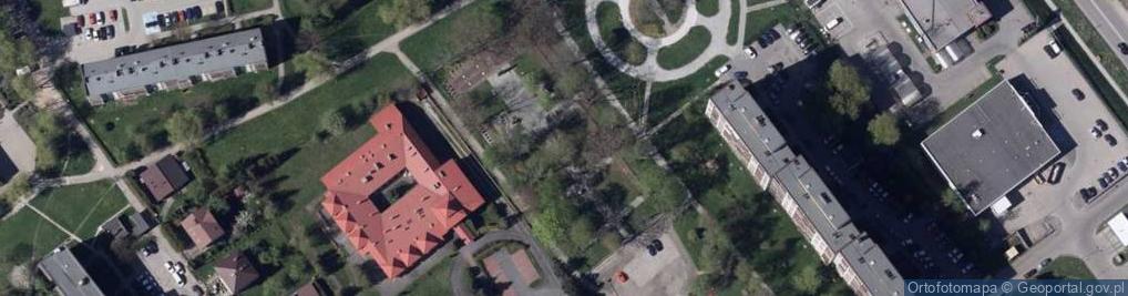Zdjęcie satelitarne Bielsko-Biała, cmentarz wojskowy - mogiła poległych w II WŚ