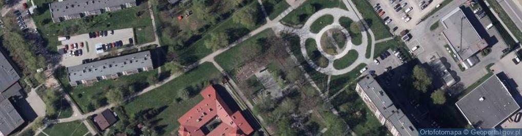 Zdjęcie satelitarne Bielsko-Biała, cmentarz wojskowy - pomnik bojowników o wolność i demokrację