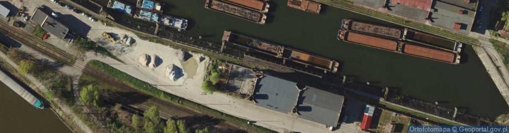 Zdjęcie satelitarne Budynki przemysłowe w porcie miejskim we Wrocławiu