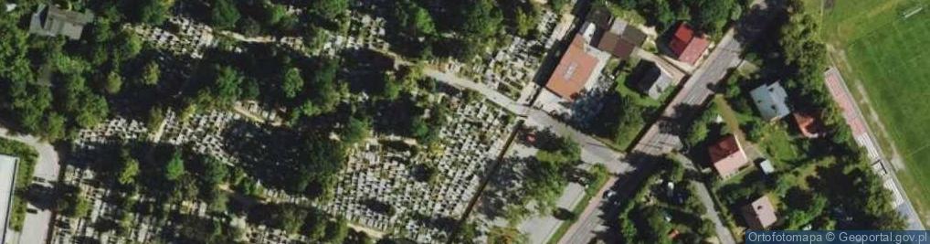 Zdjęcie satelitarne Cmentarz w Brwinowie, grob proboszczow