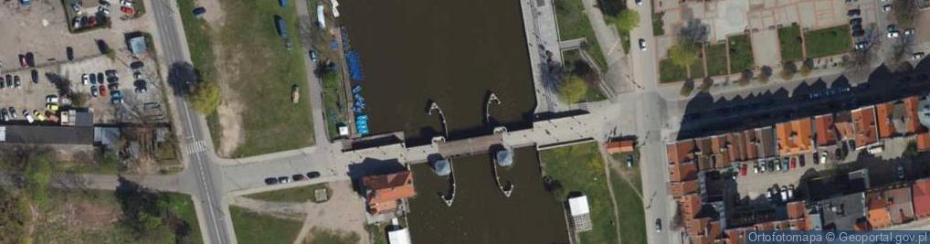Zdjęcie satelitarne Elbląg, pohled na kanál z lávky