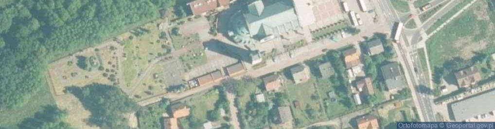 Zdjęcie satelitarne Front Kościóła św. Piotra Apostoła w Wadowicach