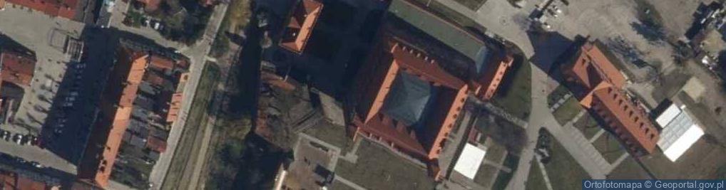Zdjęcie satelitarne Gniew, pohled z hradu na nádvoří