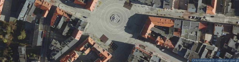 Zdjęcie satelitarne Gniezno, rynek 3