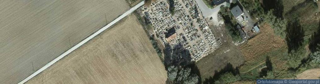 Zdjęcie satelitarne Kaplica na cmentarzu parafialnym w Straszewie