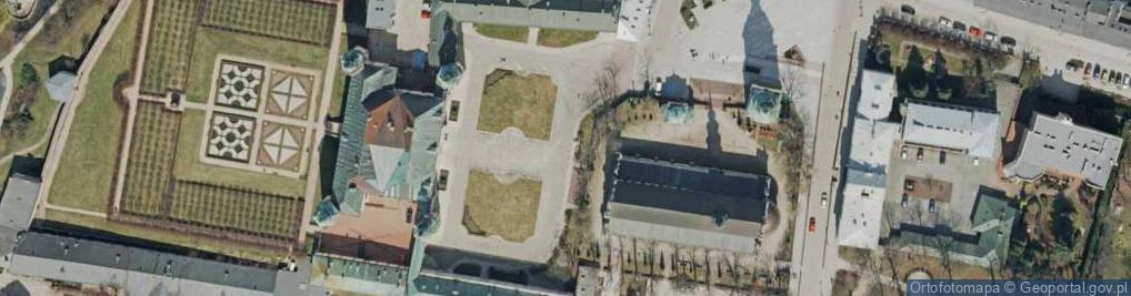 Zdjęcie satelitarne Kielce Bishops' palace 20051008 1019