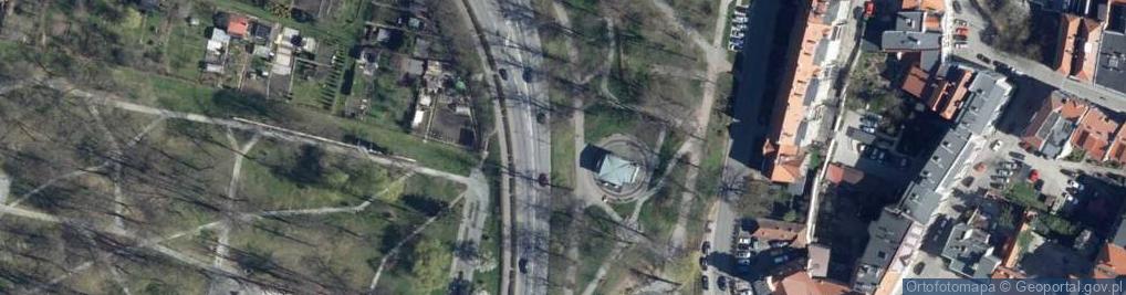 Zdjęcie satelitarne Klatkowiec na ul. rodzinnej w klodzku