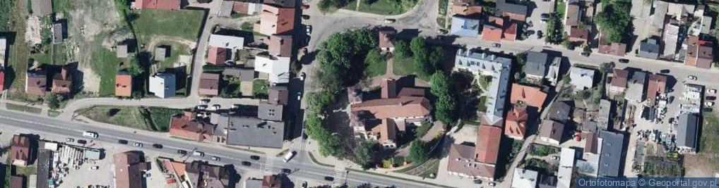 Zdjęcie satelitarne Końskowola, kapliczka przy kościele pw. św