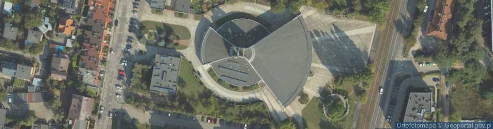 Zdjęcie satelitarne Kościół Św Pięciu Braci Męczenników Bydg ołtarz