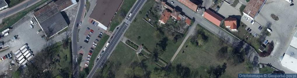 Zdjęcie satelitarne Kożuchów---pałac-01